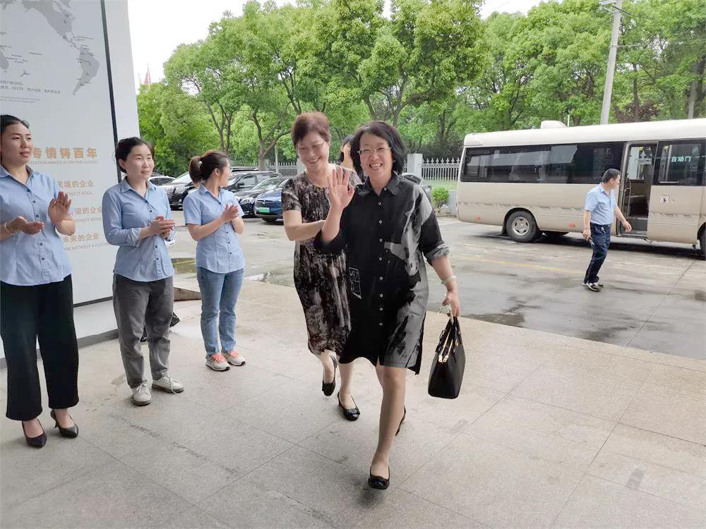 大连女企业家&上海女企业家莅临上海协格进行实地参访